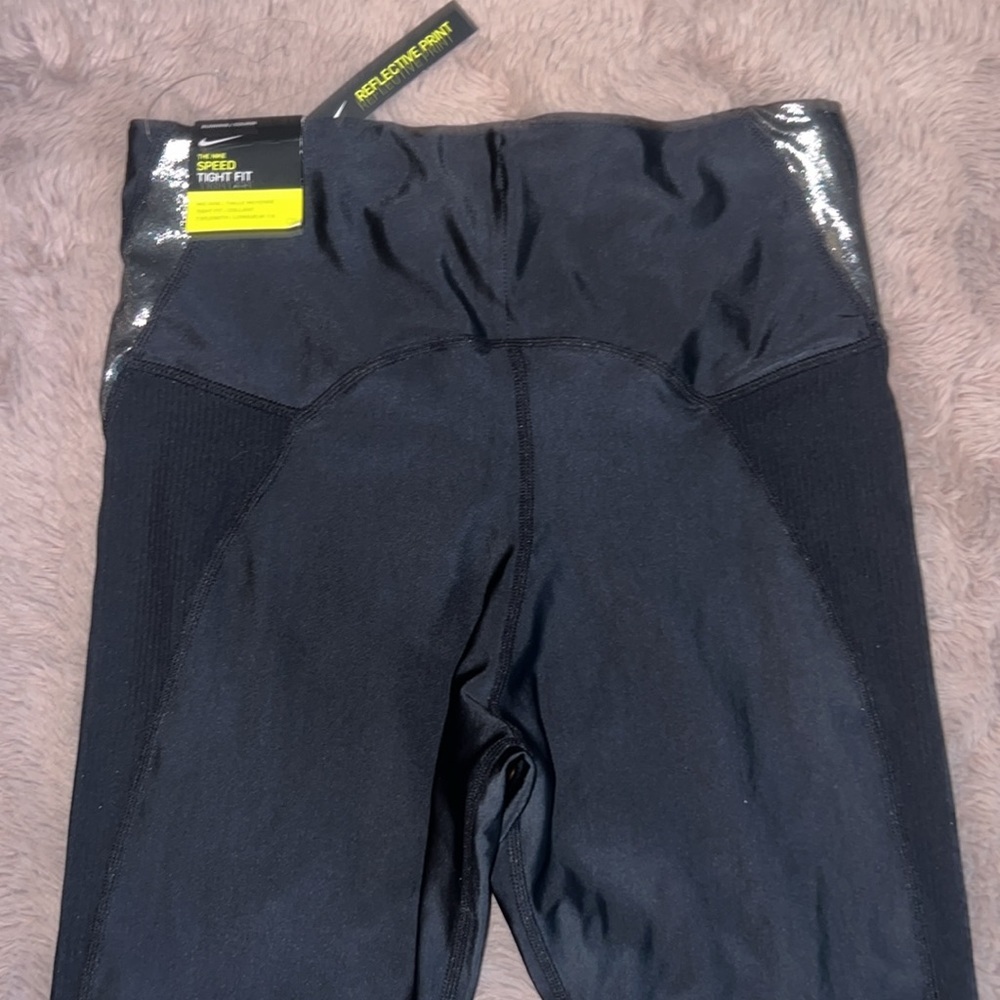 Nike Speed Tight Fit Midrise 7:8 length Reflective print women’s leggings Small​ - Picture 9 of 16